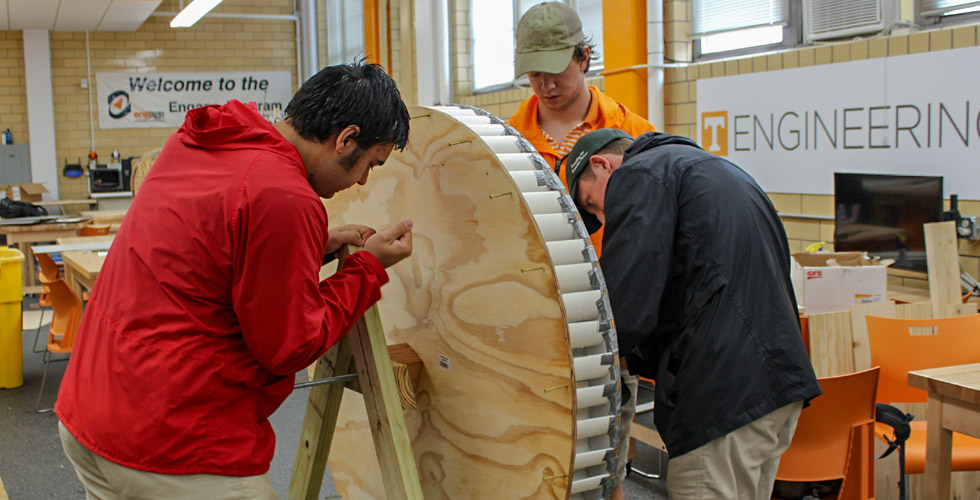 Students Work on EF 152 Project